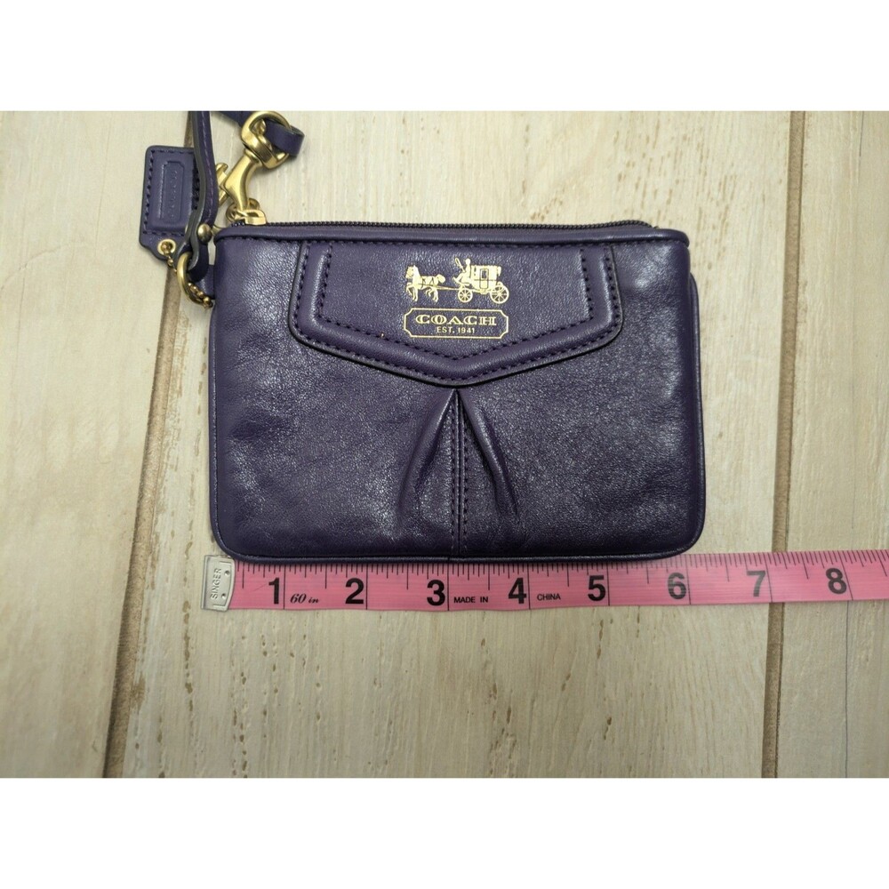 Coach Wristlet Wallet Purple Plum Leather Excellent - Picture 3 of 8
